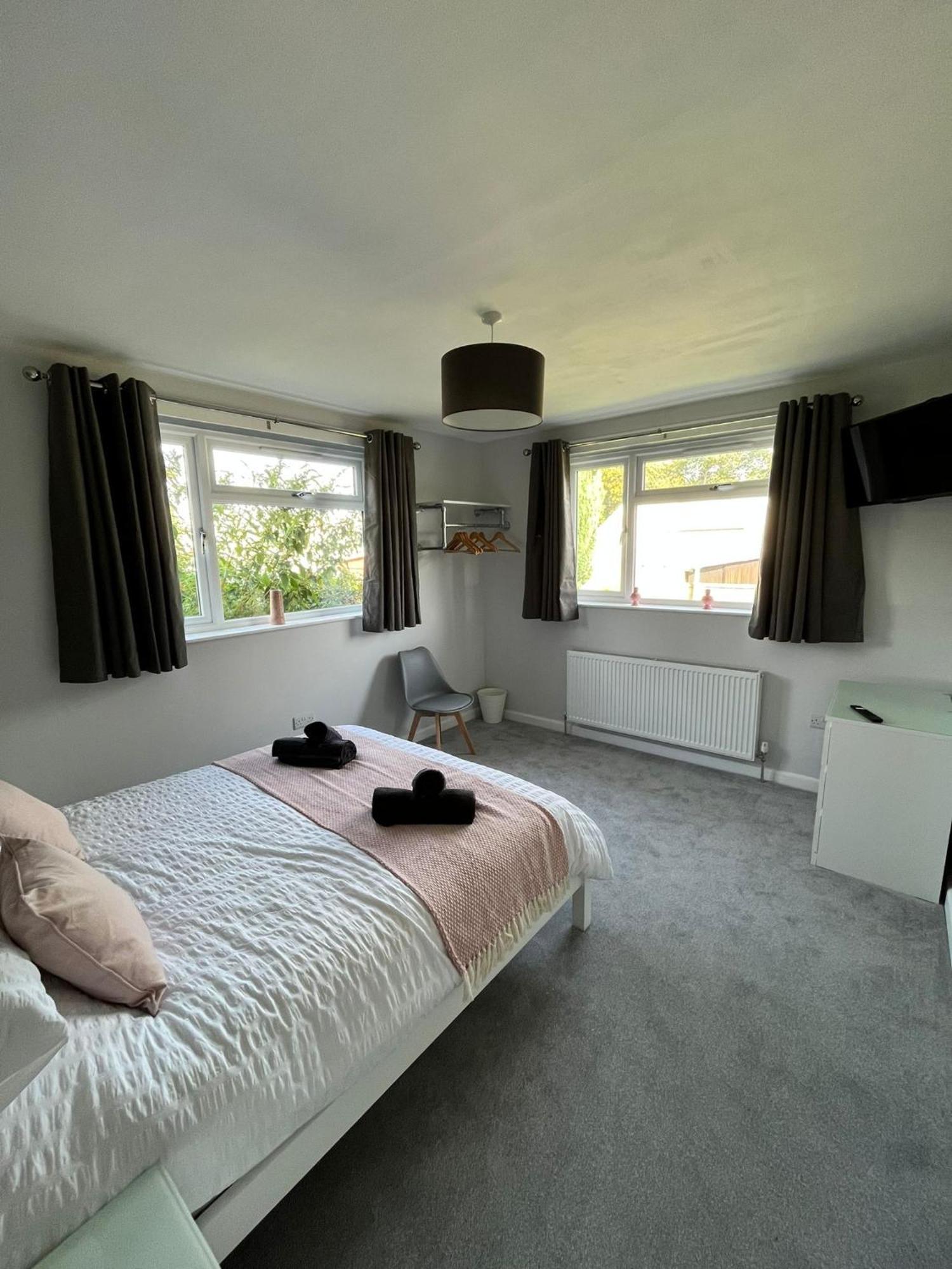Ascension Beautiful Spacious 4 Bedrooms & Free Parking Holiday home Bath